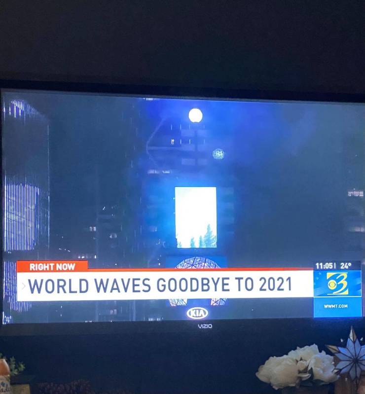 multimedia - 240 Right Now World Waves Goodbye To 2021 Wwmt.Com Vizio