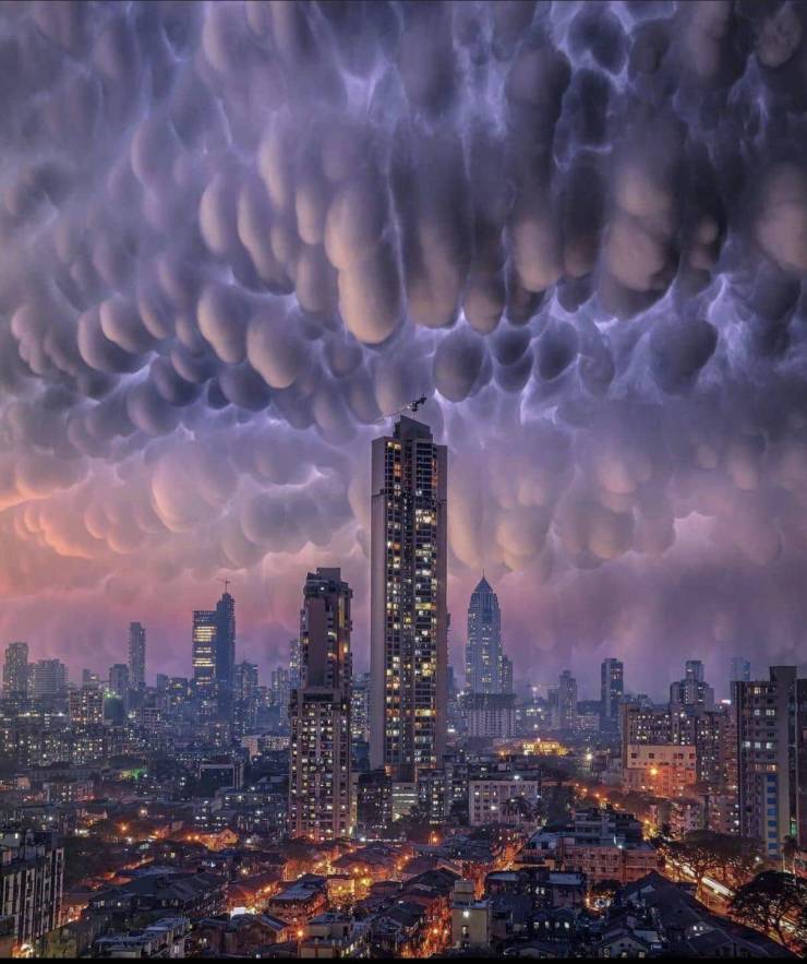 mammatus clouds over mumbai