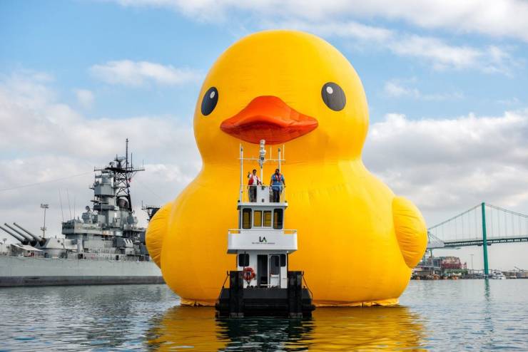 world's biggest rubber duck