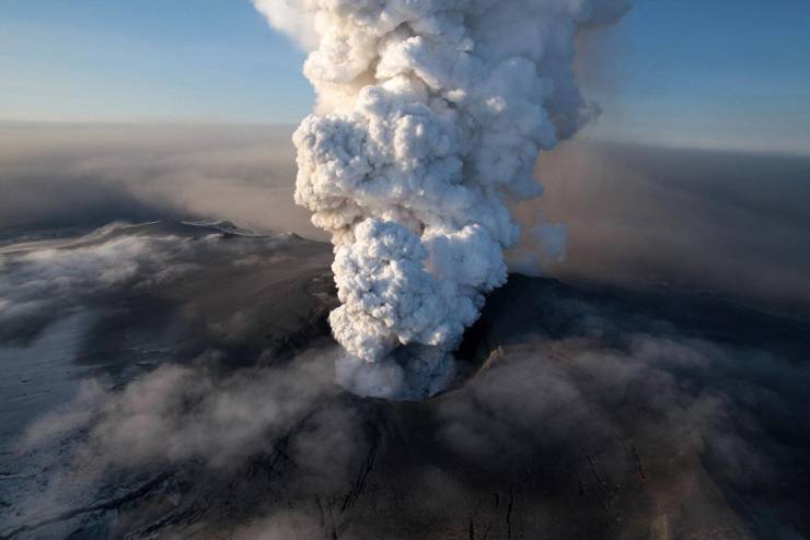 iceland volcano eruption
