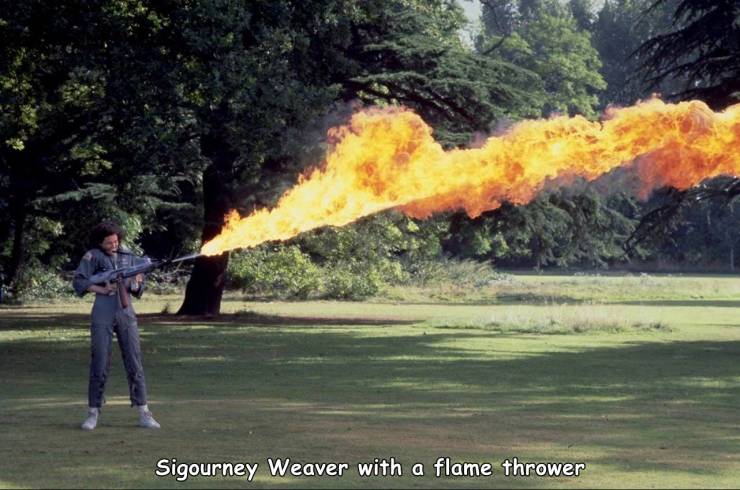 sigourney weaver flamethrower alien - Sigourney Weaver with a flame thrower