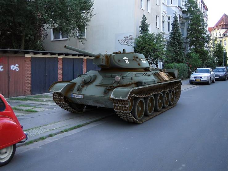 parking a tank - 00000 999 Sai 2