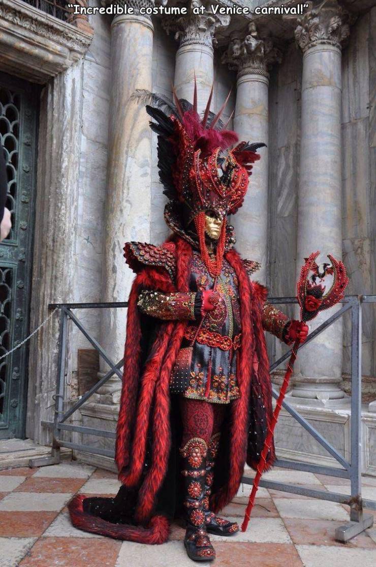 random pics and funny memes - carnival - "Incredible costume at Venice carnival!"