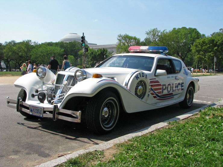 awesome pics - strange police car - Kid 0 Police Kius