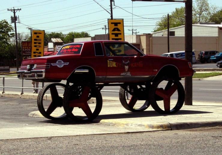 awesome pics and funny randoms - car on 50 inch rims
