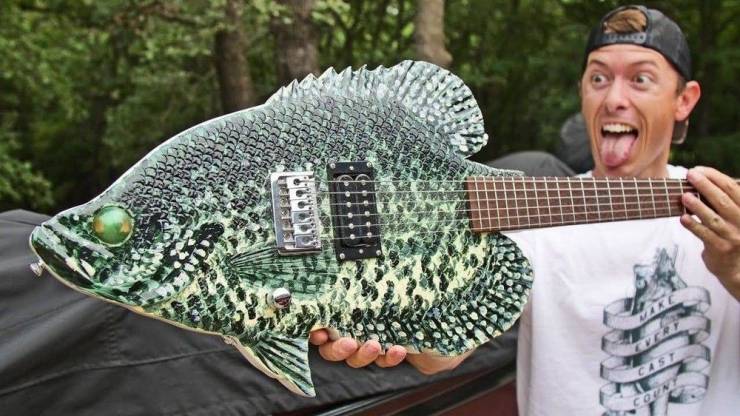 awesome pics and funny randoms - fishing rod guitar - Cv Cast