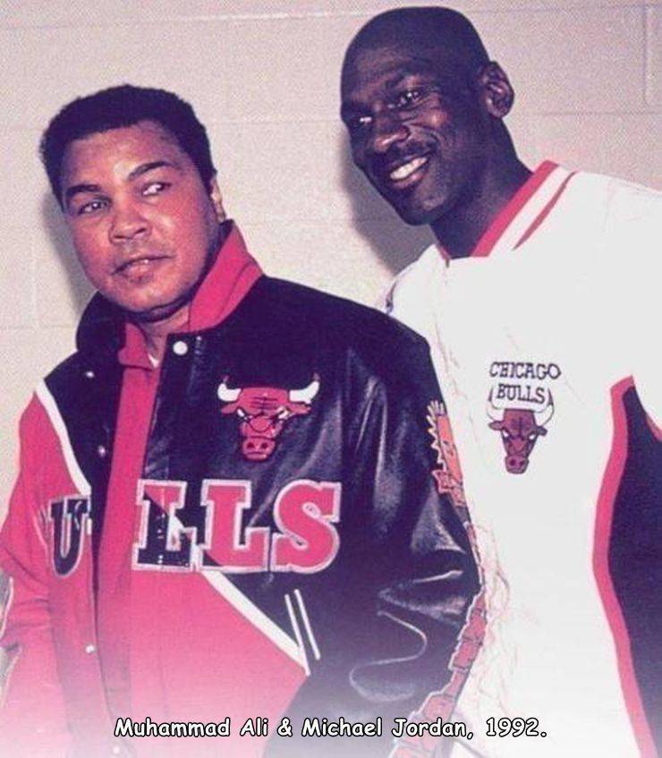 muhammad ali and michael jordan - Chicago Bullsa Ults Muhammad Ali & Michael Jordan, 1992.