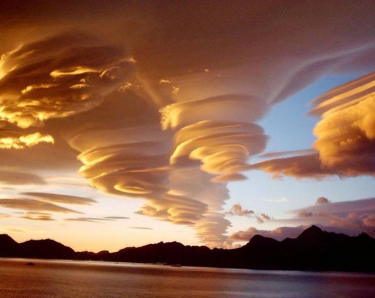 lenticular clouds