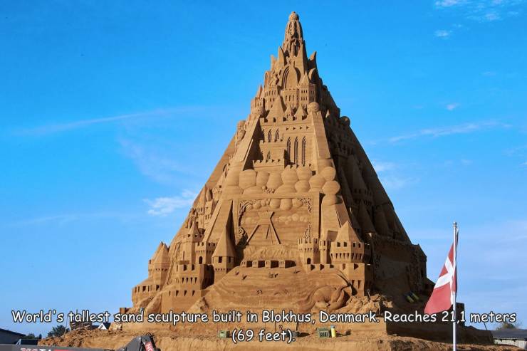 funny cool and random pics - World's tallest sand sculpture built in Blokhus, Denmark. Reaches 21,1 meters 69 feet.