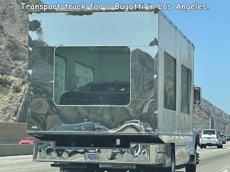 commercial vehicle - Transport truck for a Bugatti in Los Angeles. EPO2945