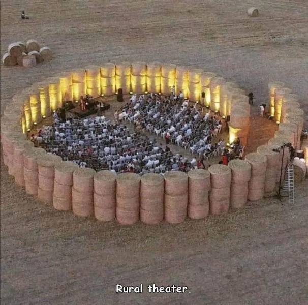 hay bale theater - Rural theater.
