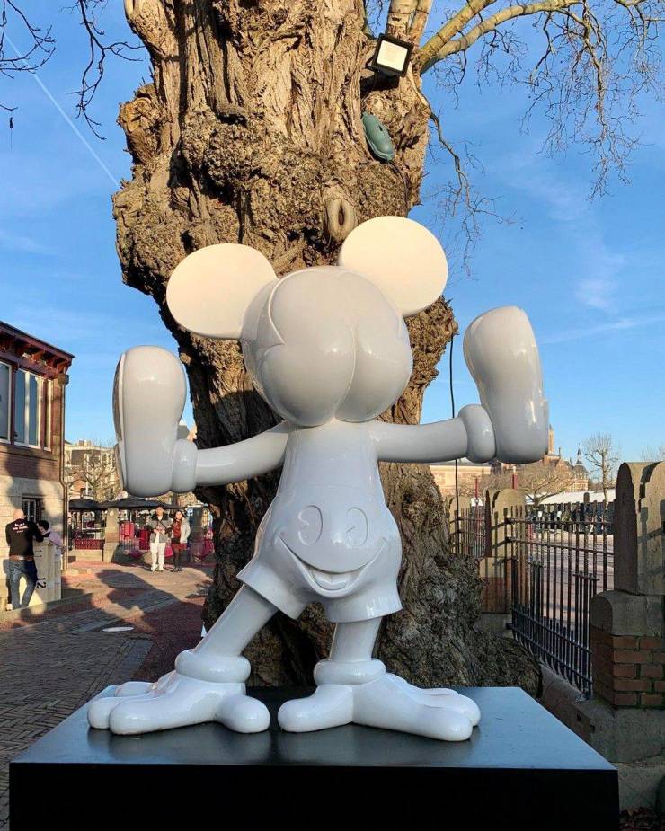 mickey mouse butt statue