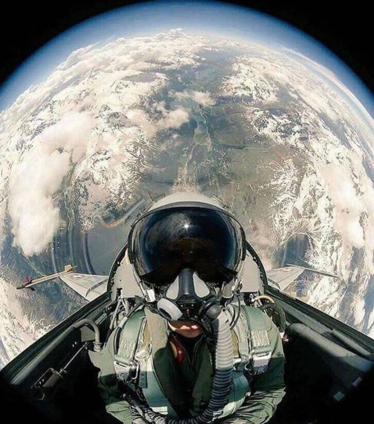 random funny and wtf pics - earth from fighter jet - Tes
