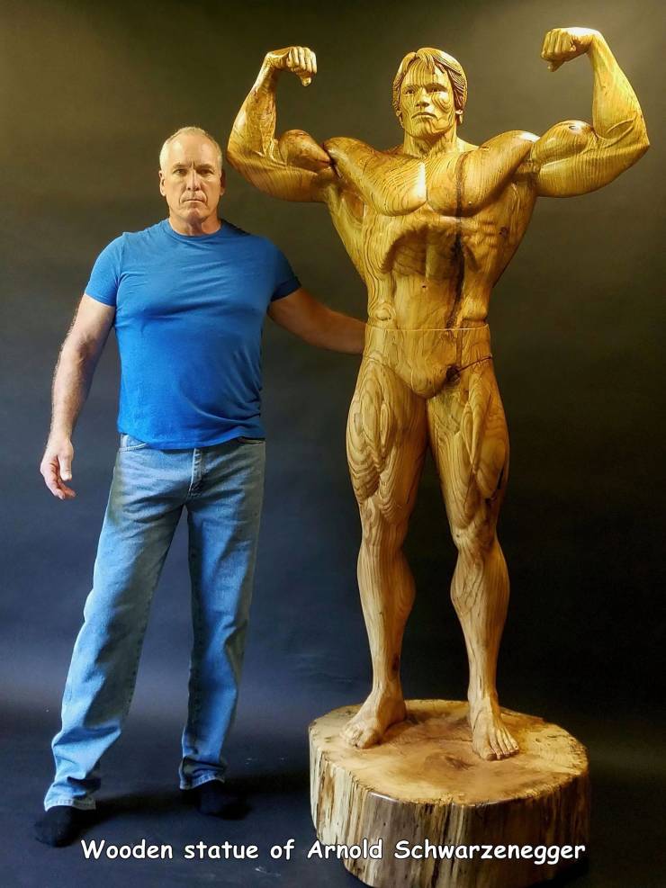 arnold schwarzenegger wood carving - Wooden statue of Arnold Schwarzenegger