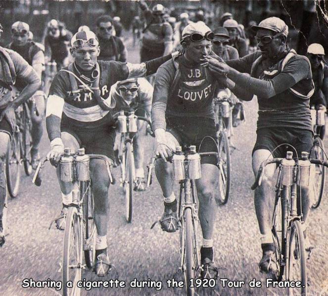 tour de france history - J.B R Rm Louvet 2 Sharing a cigarette during the 1920 Tour de France.
