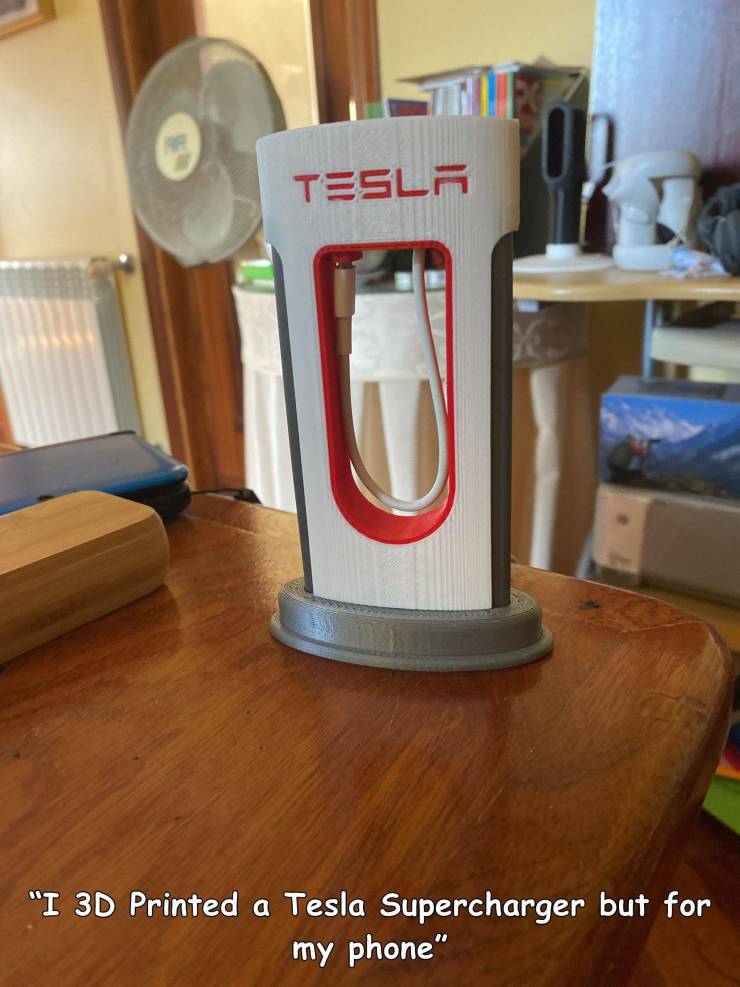 table - Teslr "I 3D Printed a Tesla Supercharger but for my phone"
