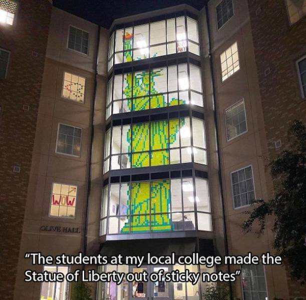 fun killer pics - funny photos - condominium - Wow Olive Hall The students at my local college made the Statue of Liberty out of sticky notes"