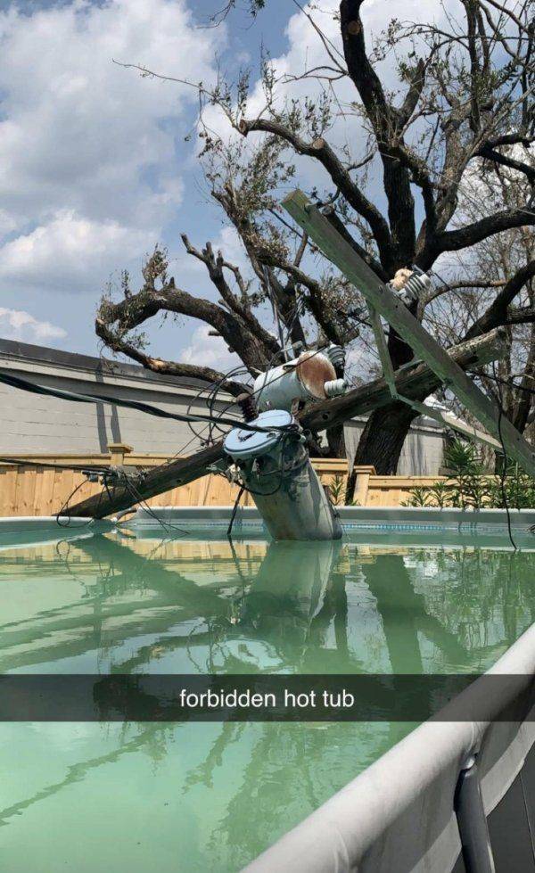 fun killer pics - funny photos - tree - forbidden hot tub