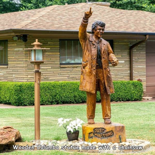 statue - Just One More Thing Wooden Columbo statue made with a chainsaw