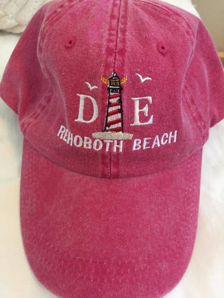 funny pics - fun randoms - baseball cap - De Rehoboth Beach