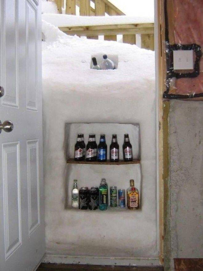 cool photos - fun randoms - beer in snow - 8 Sign Vi