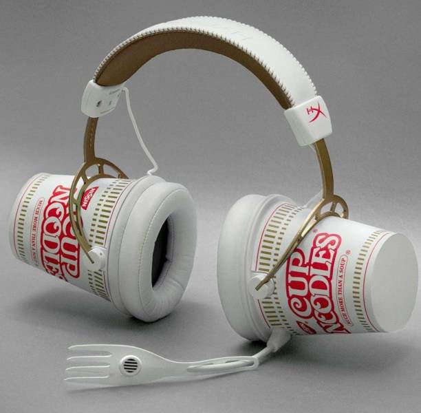 cool random pics - cup noodles headphones
