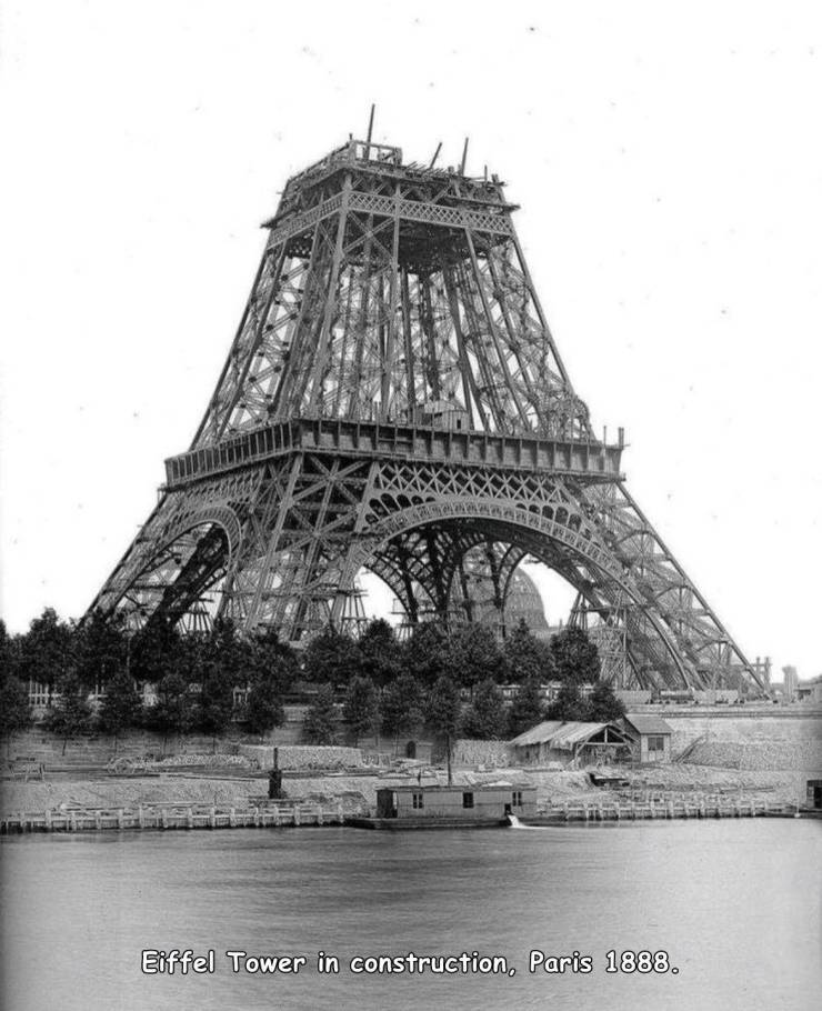 eiffel tower - Eiffel Tower in construction, Paris 1888.