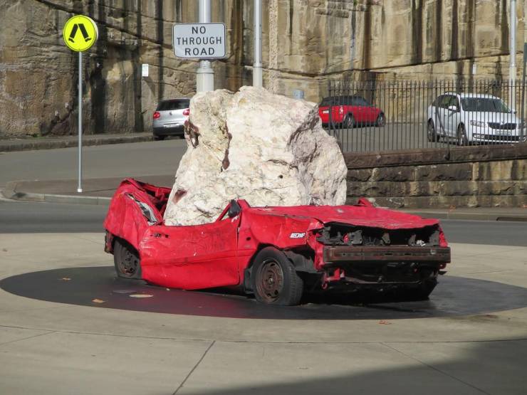 funny photos - fun randoms - rock crash car - No Through Road