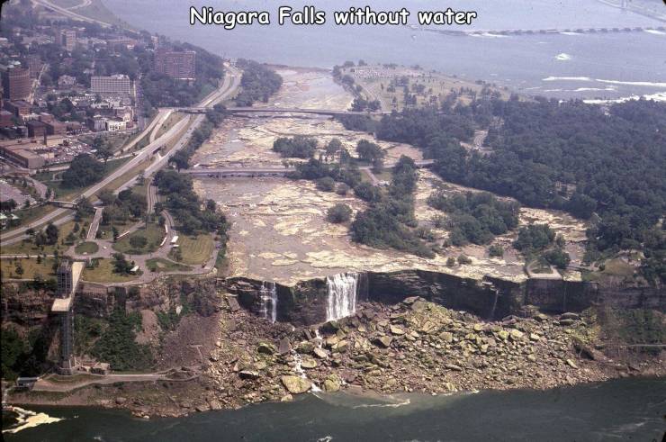 funny random photos - niagara falls dry - Niagara Falls without water
