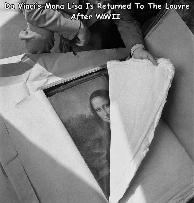 funny random photos - unpacking mona lisa - Da Vinci's Mona Lisa Is Returned To The Louvre After Wwii.