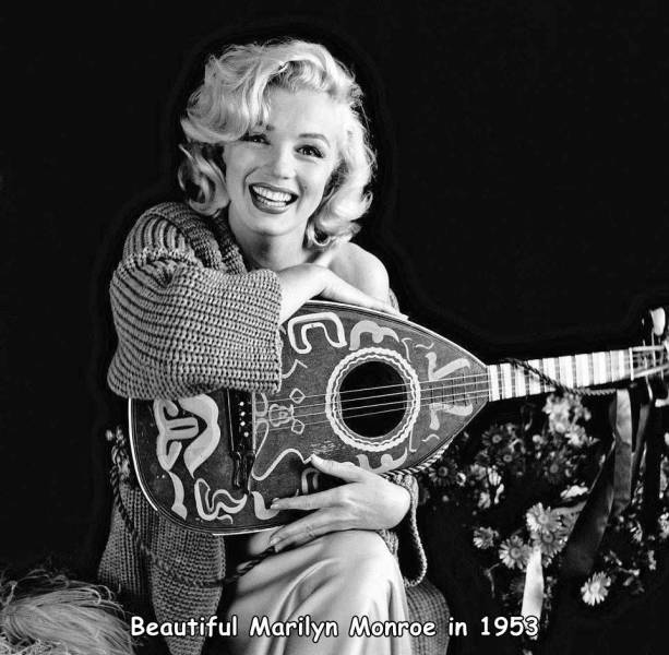 funny random pics - marilyn monroe milton greene - 2 Beautiful Marilyn Monroe in 1953