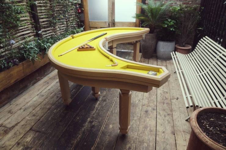 funny random pics - banana shaped pool table