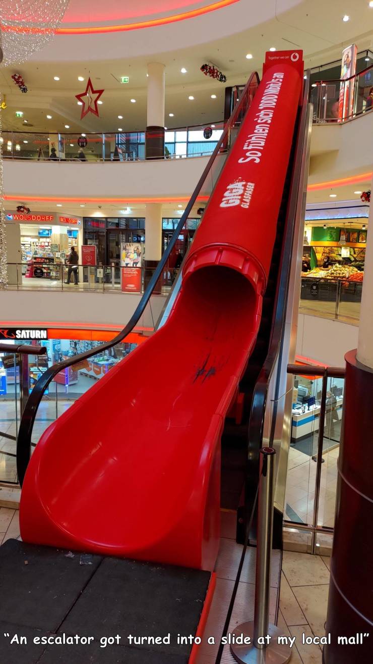 funny random pics - car - nawet escalcoli mis could es Glasfaser Wolsdorff Saturn "An escalator got turned into a slide at my local mall"