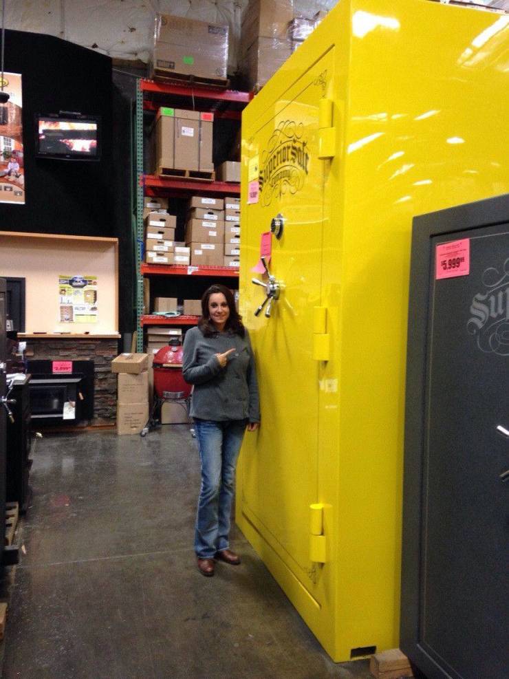 monday morning randomness - worlds largest safe - D 5.999 ns Ate