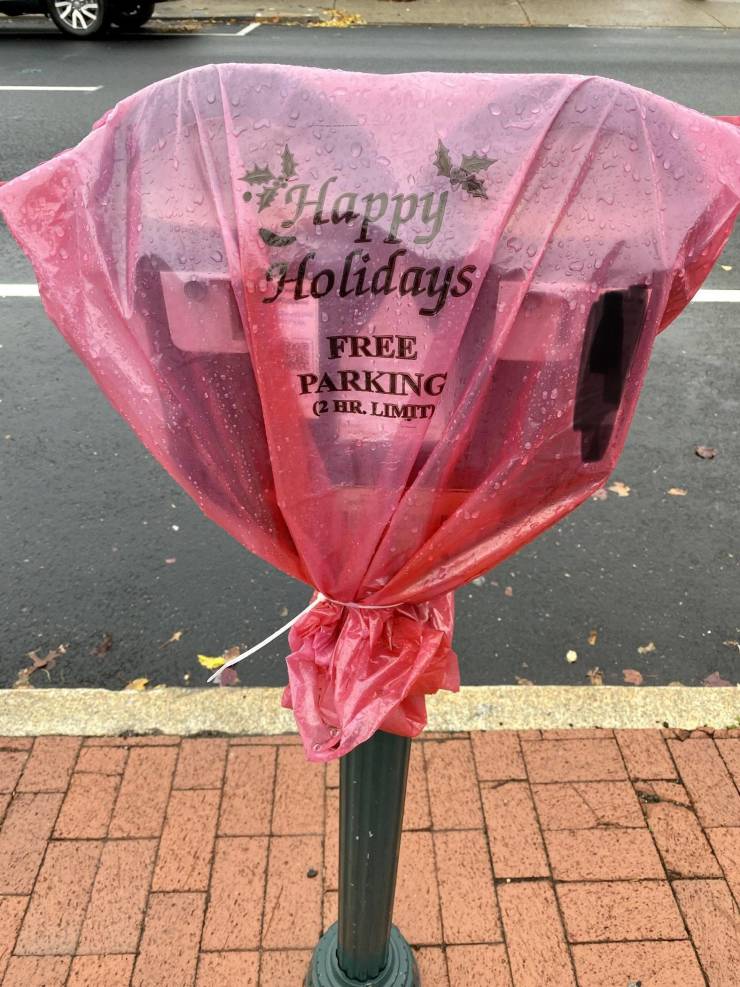 cool random pics and photos - Happy Holidays Free Parking 2 Hr. Limit