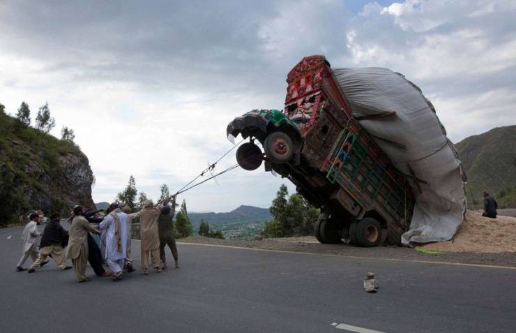 funny randoms - overloaded pakistani truck