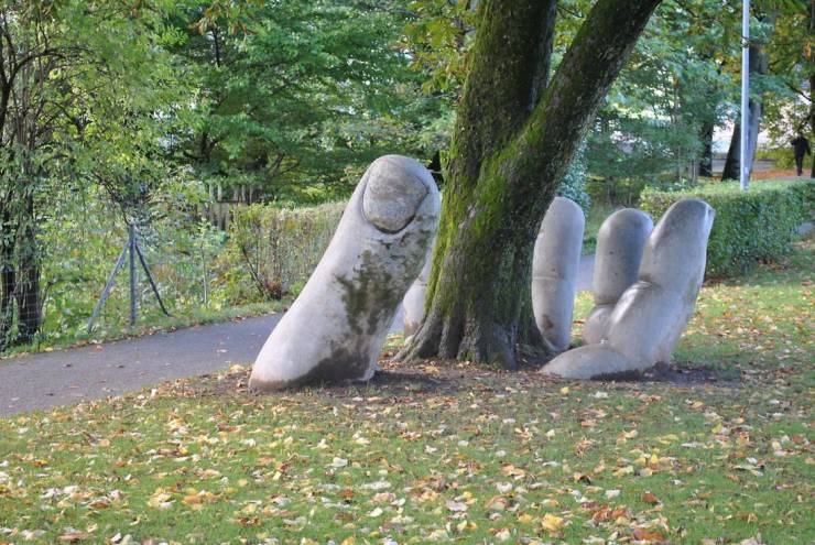 cool random photos - caring hand glarus switzerland