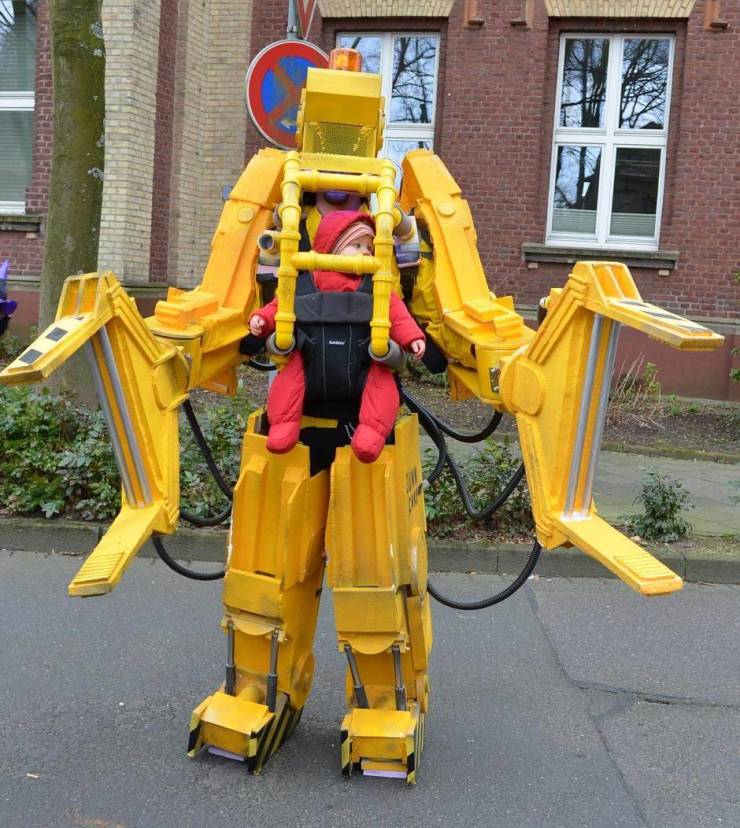 cool random photos - aliens power loader baby costume
