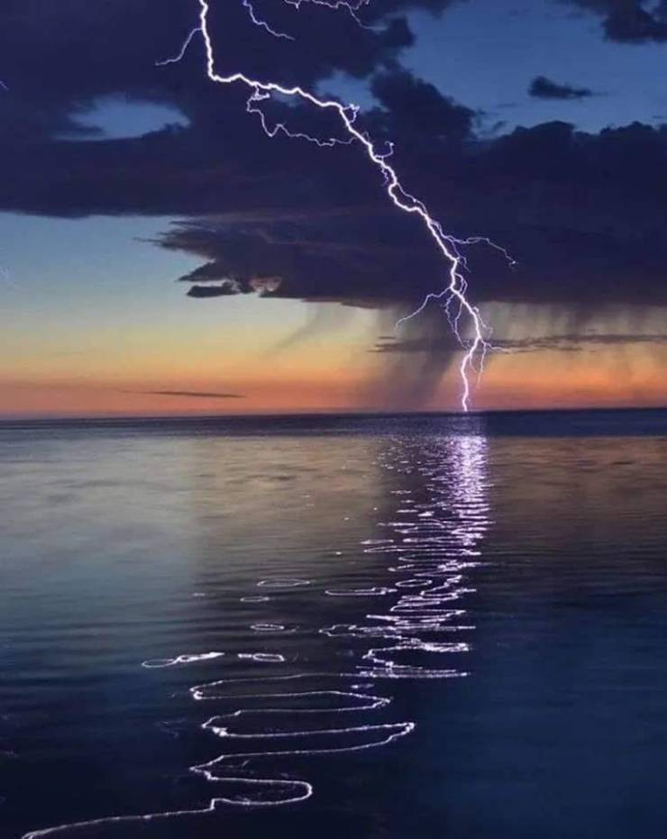 funny memes and random pics - lightning over water