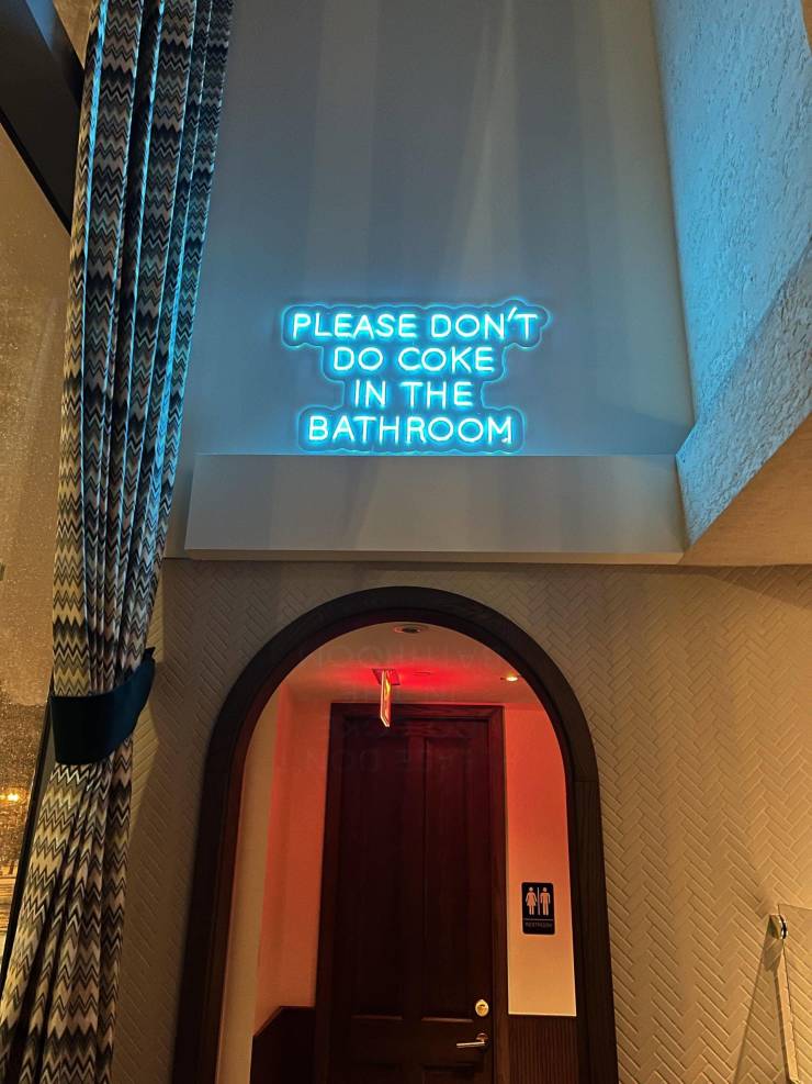 light - Please Don'T Do Coke In The Bathroom