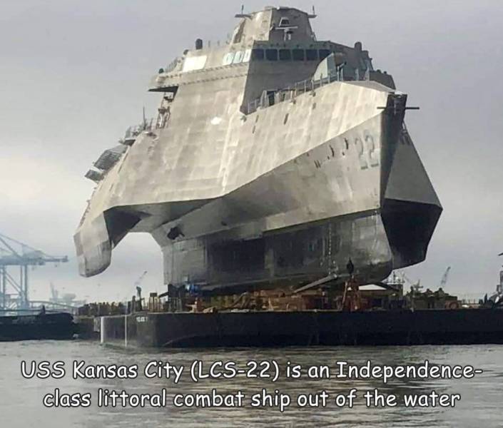 fun randoms - funny photos - uss kansas city - Uss Kansas City Lcs22 is an Independence class littoral combat ship out of the water