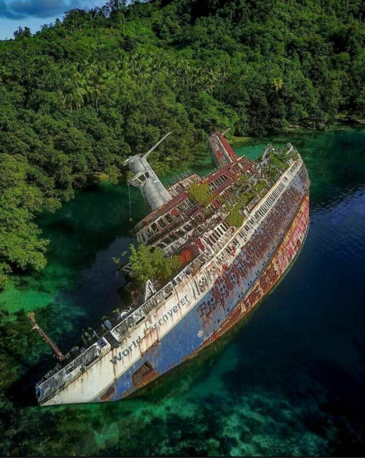 fun randoms - funny photos - abandoned ship - Worldfuscayerer