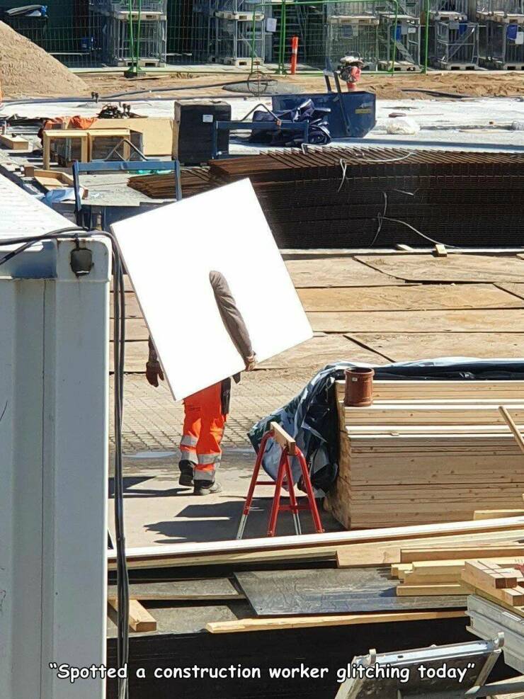 fascinating photos - roof - "Spotted a construction worker glitching today"