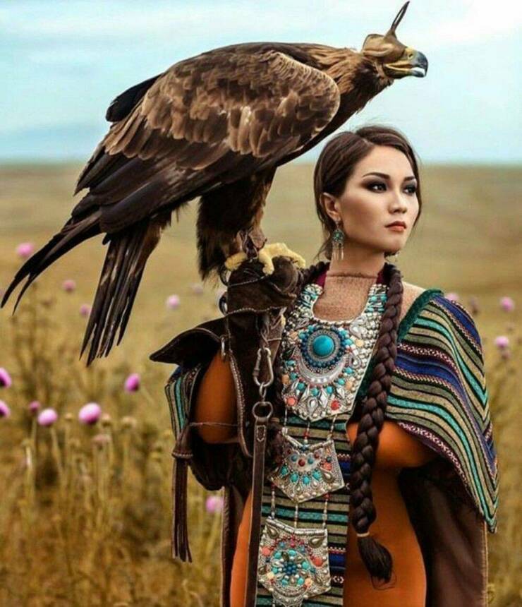fun randoms - funny photos - kazakh eagle huntress - S