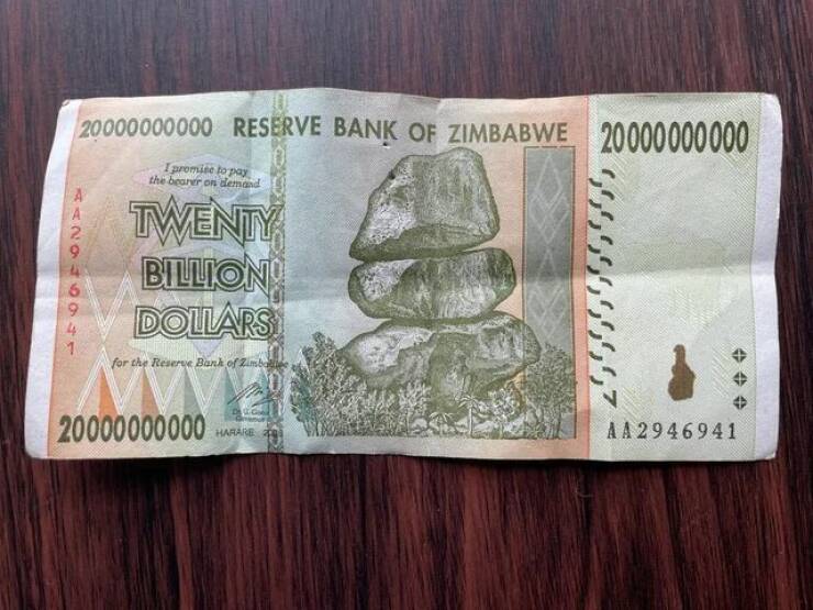 fun randoms - funny photos - zimbabwe 100 trillion dollar bill - 20000000000 Reserve Bank Of Zimbabwe 20000000000 I promise to pay the bearer on demand Twenty Billion Dollars for the Reserve Bank of Zimba Del Ga Aa 2946941 4A2946941 20000000000 Harare 4