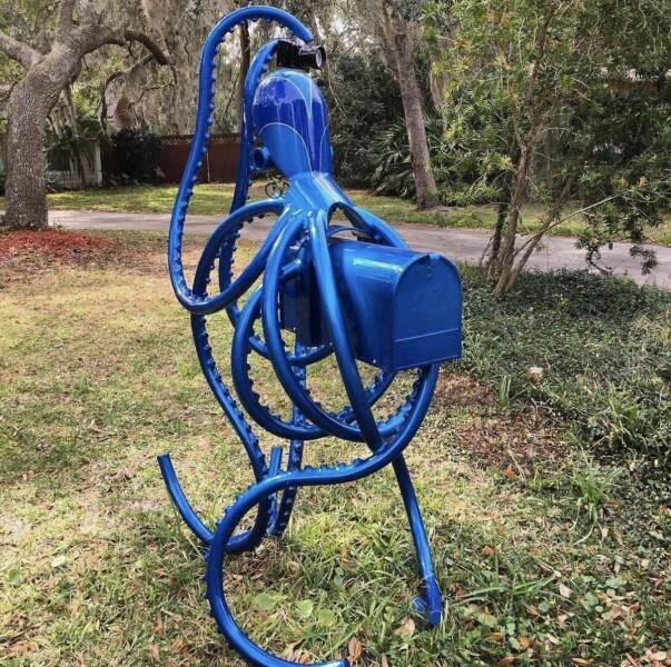 funny pics and memes - octopus mailbox