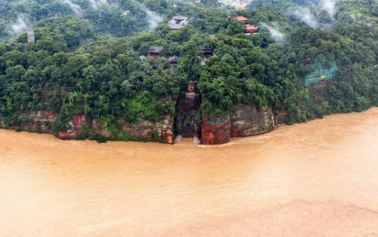 daily dose of randoms - leshan giant buddha