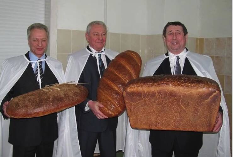 daily dose of randoms - big bread
