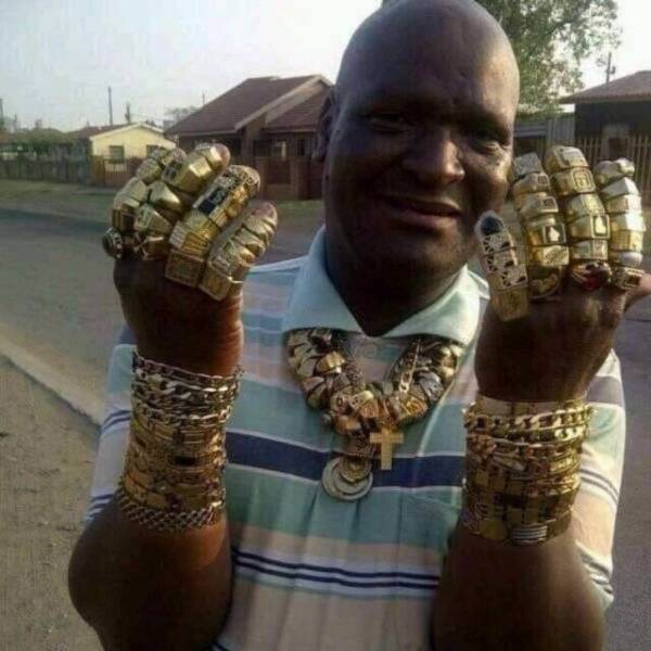 random pics for your daily dose - gold man in trinidad