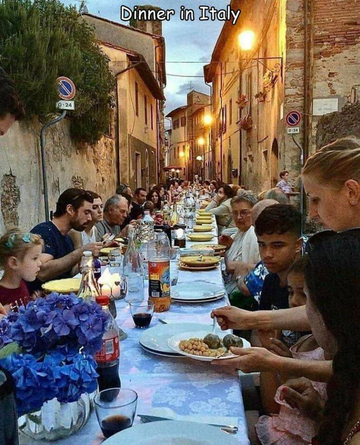 cool random pics - family dinner in italy - 024 Dinner in Italy